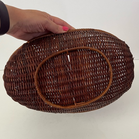 Vintage Wicker Rattan Duck Goose Basket Woven Tail Feather - Picture 8 of 9